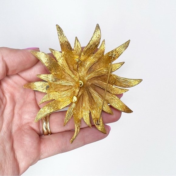 Vintage Designer Rare Hattie Carnegie Sunburst Gold Tone Brooch Retro - Picture 15 of 15